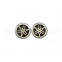 Coppia Adesivi Resinati DIAPASON YAMAHA diametro 3.5 cm silver-nero