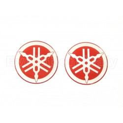 Coppia Adesivi Resinati DIAPASON YAMAHA diametro 5 cm silver-rosso